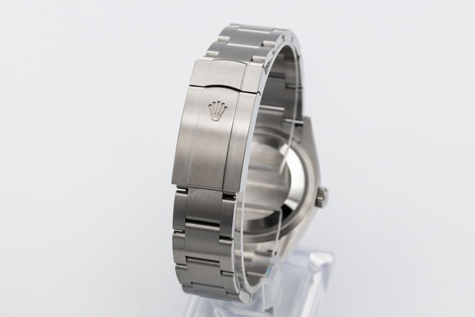 Rolex Oyster Perpetual 126000 Image 3
